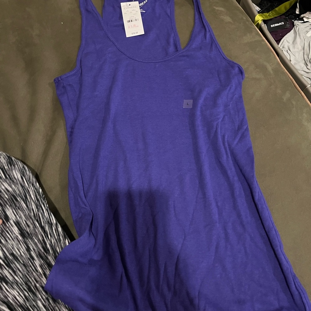 Lot of 4 size lg tank tops nwt